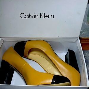 Calvin Klein- Black and camel- HEELS 👠